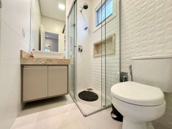 Imagem Casa com 4 Quartos à Venda, em -- - Capao Da Canoa Imagem Casa com 4 Quartos à Venda, em -- - Capao Da Canoa