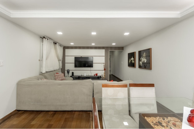 Imagem Casa com 3 Quartos à Venda, 260 m² Imagem Casa com 3 Quartos à Venda, 260 m²