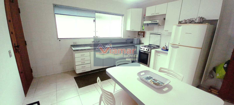 Imagem Casa com 4 Quartos para Temporada, 350 m² em Jardim Virgínia - Guarujá Imagem Casa com 4 Quartos para Temporada, 350 m² em Jardim Virgínia - Guarujá