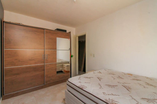Imagem Imóvel com 3 Quartos à Venda, 63 m² em Santo Antônio - Porto Alegre Imagem Imóvel com 3 Quartos à Venda, 63 m² em Santo Antônio - Porto Alegre