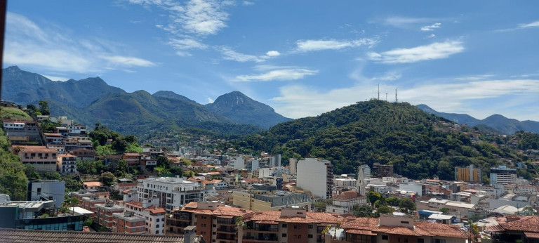 Imagem Casa com 4 Quartos à Venda, 382 m² em Parque São Luiz - Teresópolis Imagem Casa com 4 Quartos à Venda, 382 m² em Parque São Luiz - Teresópolis