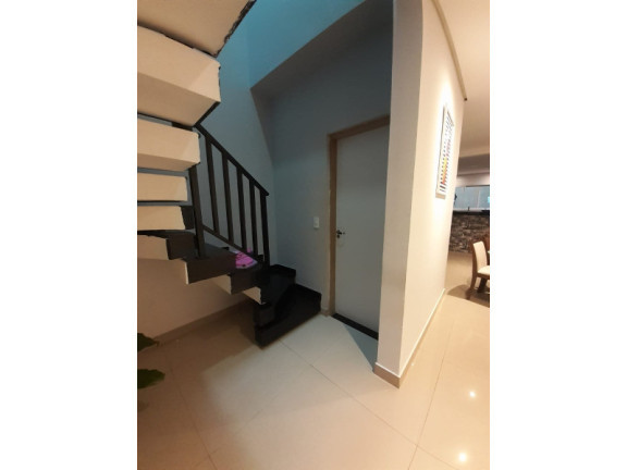 Imagem Sobrado com 3 Quartos à Venda, 320 m² em Jardim Santa Terezinha - São Paulo