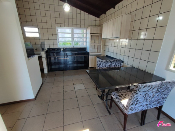 Imagem Casa com 5 Quartos à Venda, 259 m² em Santinho - Florianópolis Imagem Casa com 5 Quartos à Venda, 259 m² em Santinho - Florianópolis