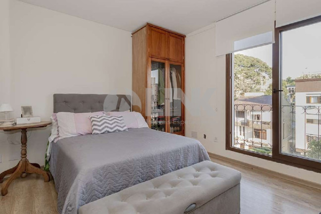 Imagem Imóvel com 3 Quartos à Venda, 150 m² em Menino Deus - Porto Alegre