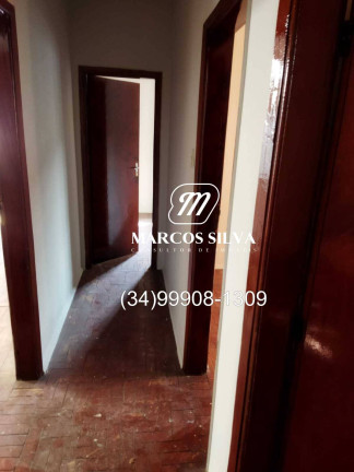 Imagem Casa com 3 Quartos à Venda, 250 m² em Nossa Senhora Aparecida - Uberlândia Imagem Casa com 3 Quartos à Venda, 250 m² em Nossa Senhora Aparecida - Uberlândia