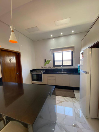 Imagem Casa de Condomínio com 3 Quartos à Venda, 258 m²