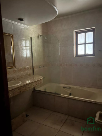 Imagem Casa com 4 Quartos à Venda, 150 m² em Jardim Do Salso - Porto Alegre Imagem Casa com 4 Quartos à Venda, 150 m² em Jardim Do Salso - Porto Alegre