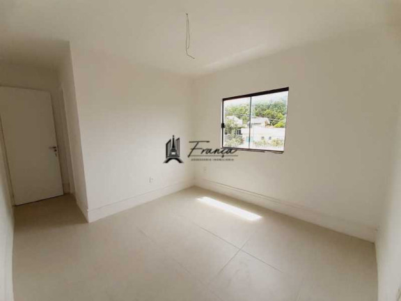 Imagem Apartamento com 5 Quartos à Venda, 130 m² em Maria Paula - São Gonçalo