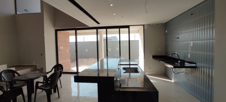 Imagem Casa com 3 Quartos à Venda, 183 m² em Vale Quem Tem - Teresina Imagem Casa com 3 Quartos à Venda, 183 m² em Vale Quem Tem - Teresina