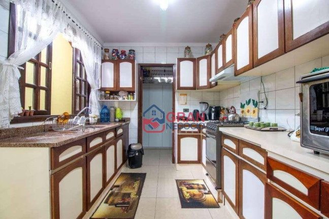 Imagem Casa com 3 Quartos à Venda, 123 m² em São Braz - Curitiba Imagem Casa com 3 Quartos à Venda, 123 m² em São Braz - Curitiba