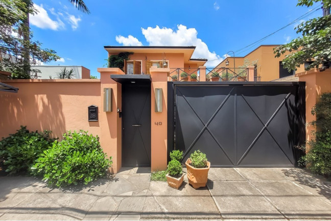 Casa com 4 Quartos à Venda, 300 m² em Moema - São Paulo
