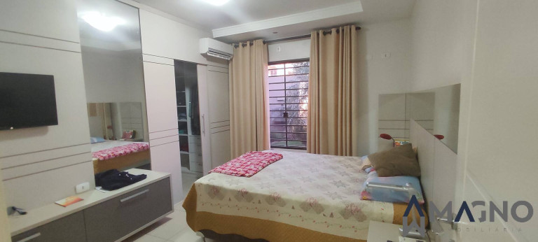 Imagem Sobrado com 5 Quartos à Venda, 444 m² em Coqueiral - Cascavel