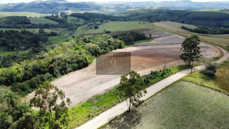 Imagem Chácara com 3 Quartos à Venda, 164 m² em Corredeira - Tomazina