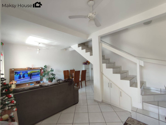 Imagem Sobrado com 3 Quartos à Venda, em Centro - Guaratuba Imagem Sobrado com 3 Quartos à Venda, em Centro - Guaratuba