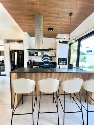 Imagem Casa com 3 Quartos à Venda, 235 m² em Alphaville Litoral Norte 1 - Camaçari Imagem Casa com 3 Quartos à Venda, 235 m² em Alphaville Litoral Norte 1 - Camaçari