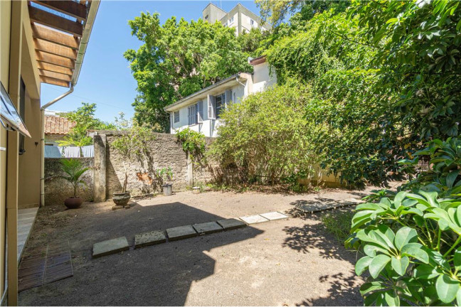 Imagem Casa com 2 Quartos à Venda, 203 m² em Higienópolis - Porto Alegre Imagem Casa com 2 Quartos à Venda, 203 m² em Higienópolis - Porto Alegre
