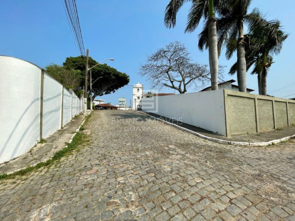 Imagem Casa com 5 Quartos à Venda, 450 m² em Centro - Guarapari Imagem Casa com 5 Quartos à Venda, 450 m² em Centro - Guarapari