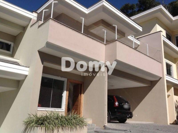 Imagem Casa de Condomínio com 3 Quartos à Venda, 230 m² em América - Joinville