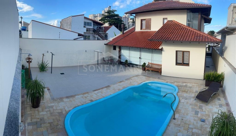 Imagem Casa com 4 Quartos à Venda, 218 m² em Capoeiras - Florianópolis