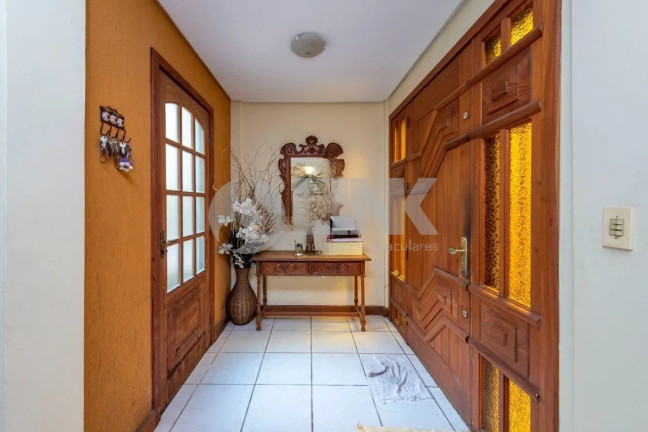 Imagem Casa com 5 Quartos à Venda, 409 m² em Higienópolis - Porto Alegre Imagem Casa com 5 Quartos à Venda, 409 m² em Higienópolis - Porto Alegre