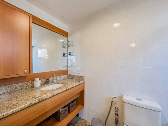 Imagem Imóvel com 4 Quartos à Venda, em Petrópolis - Porto Alegre Imagem Imóvel com 4 Quartos à Venda, em Petrópolis - Porto Alegre