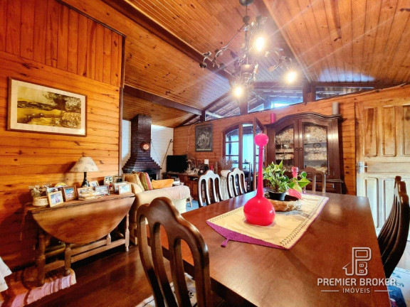 Imagem Casa com 4 Quartos à Venda, 300 m² em Albuquerque - Teresópolis Imagem Casa com 4 Quartos à Venda, 300 m² em Albuquerque - Teresópolis