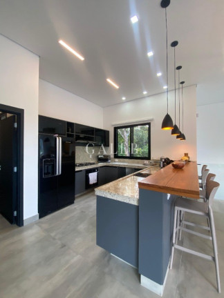 Imagem Casa com 3 Quartos à Venda, 361 m² em Clube Da Montanha - Atibaia Imagem Casa com 3 Quartos à Venda, 361 m² em Clube Da Montanha - Atibaia
