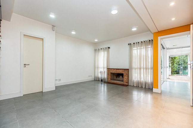 Imagem Casa com 3 Quartos à Venda, 236 m² em Santa Quitéria - Curitiba Imagem Casa com 3 Quartos à Venda, 236 m² em Santa Quitéria - Curitiba
