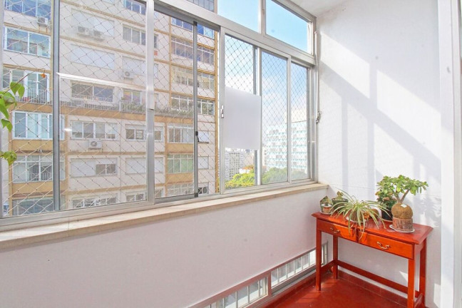 Imagem Apartamento com 3 Quartos à Venda, 140 m² em Centro Histórico - Porto Alegre Imagem Apartamento com 3 Quartos à Venda, 140 m² em Centro Histórico - Porto Alegre