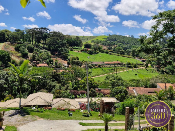 Imagem Imóvel com 3 Quartos à Venda, 3.726 m² em Centro - Pedra Bela Imagem Imóvel com 3 Quartos à Venda, 3.726 m² em Centro - Pedra Bela