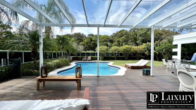 Imagem Casa com 7 Quartos à Venda, em Jurerê Internacional - Florianópolis Imagem Casa com 7 Quartos à Venda, em Jurerê Internacional - Florianópolis