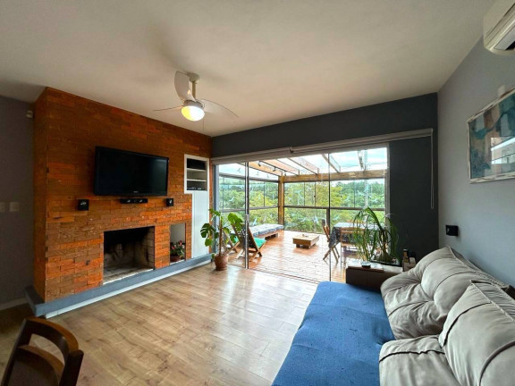 Imagem Casa com 2 Quartos à Venda, 312 m² em Mário Quintana - Porto Alegre Imagem Casa com 2 Quartos à Venda, 312 m² em Mário Quintana - Porto Alegre