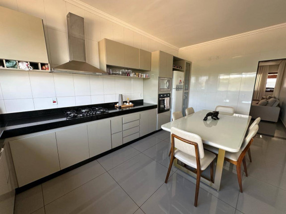 Imagem Casa com 3 Quartos à Venda, 300 m² em Pio Xxii - Itatiaiuçu Imagem Casa com 3 Quartos à Venda, 300 m² em Pio Xxii - Itatiaiuçu