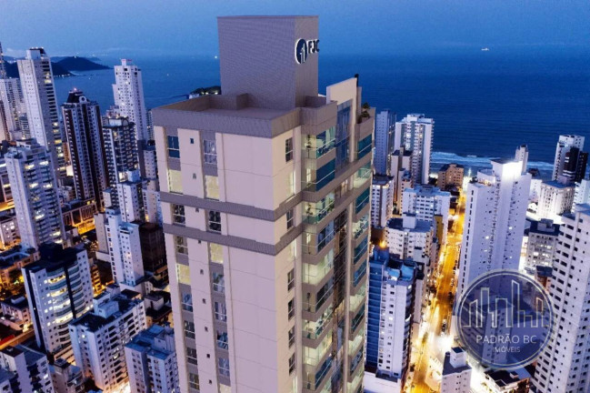 Imagem Apartamento com 4 Quartos à Venda, 146 m² em Centro - Balneário Camboriú Imagem Apartamento com 4 Quartos à Venda, 146 m² em Centro - Balneário Camboriú