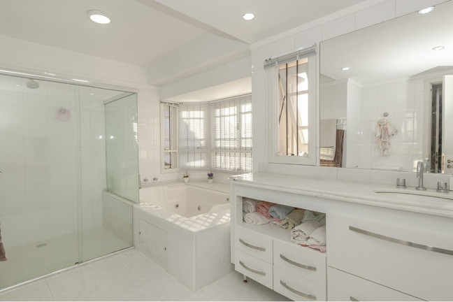 Imagem Casa com 3 Quartos à Venda, 304 m² em Espírito Santo - Porto Alegre Imagem Casa com 3 Quartos à Venda, 304 m² em Espírito Santo - Porto Alegre