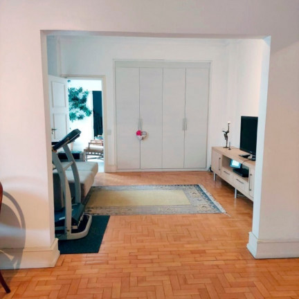 Imagem Imóvel com 3 Quartos à Venda, 270 m² em Moinhos De Vento - Porto Alegre Imagem Imóvel com 3 Quartos à Venda, 270 m² em Moinhos De Vento - Porto Alegre