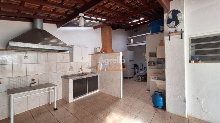 Imagem Casa com 4 Quartos à Venda, 243 m² em Centro - Mogi Mirim Imagem Casa com 4 Quartos à Venda, 243 m² em Centro - Mogi Mirim