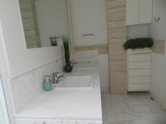 Imagem Imóvel com 3 Quartos à Venda, 200 m² em Centro - Balneário Camboriú Imagem Imóvel com 3 Quartos à Venda, 200 m² em Centro - Balneário Camboriú