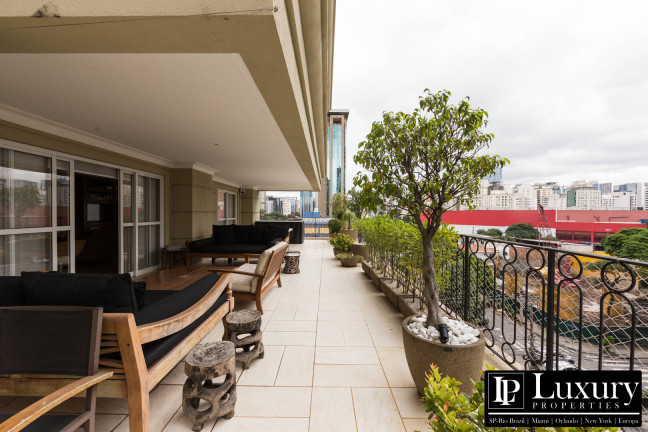Apartamento com 3 Quartos à Venda, 280 m² em Vila Nova Conceição - São Paulo