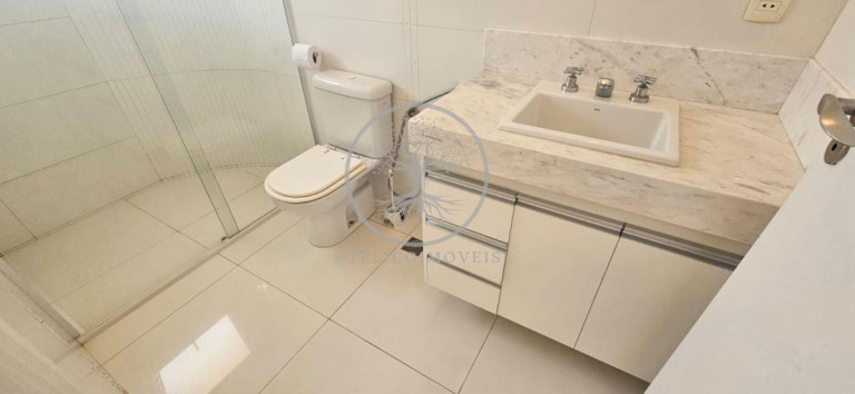 Imagem Casa de Condomínio com 4 Quartos à Venda, 414 m²