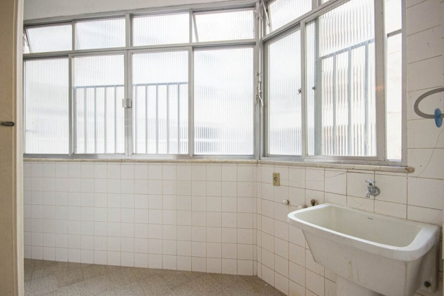 Imagem Imóvel com 2 Quartos à Venda, 124 m² em Copacabana - Rio De Janeiro Imagem Imóvel com 2 Quartos à Venda, 124 m² em Copacabana - Rio De Janeiro