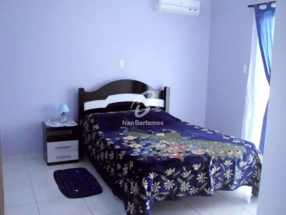 Imagem Sobrado com 3 Quartos para Temporada, em Canto Grande - Bombinhas Imagem Sobrado com 3 Quartos para Temporada, em Canto Grande - Bombinhas