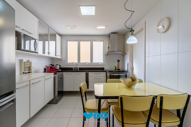 Imagem Imóvel com 3 Quartos à Venda, 141 m² em Jardim Europa - Porto Alegre Imagem Imóvel com 3 Quartos à Venda, 141 m² em Jardim Europa - Porto Alegre