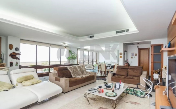 Imóvel com 4 Quartos à Venda, 353 m² em Três Figueiras - Porto Alegre