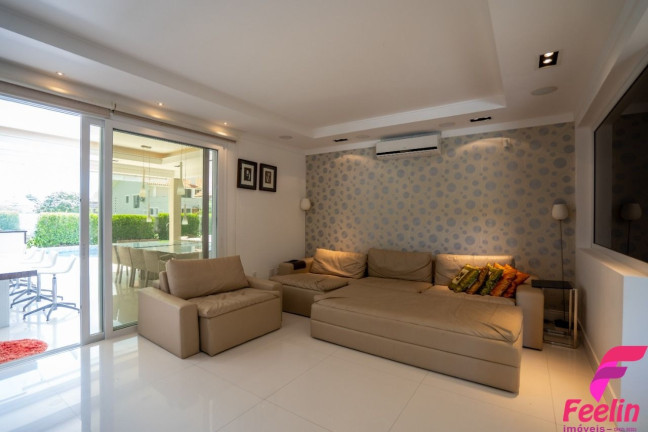 Imagem Casa com 7 Quartos à Venda, 1.103 m² em Jurerê Internacional - Florianópolis Imagem Casa com 7 Quartos à Venda, 1.103 m² em Jurerê Internacional - Florianópolis