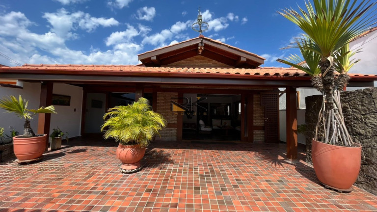 Casa com 5 Quartos à Venda, 225 m² em Perequê Açu - Ubatuba