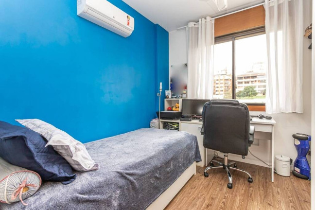 Imagem Imóvel com 3 Quartos à Venda, 90 m² em Cristal - Porto Alegre Imagem Imóvel com 3 Quartos à Venda, 90 m² em Cristal - Porto Alegre