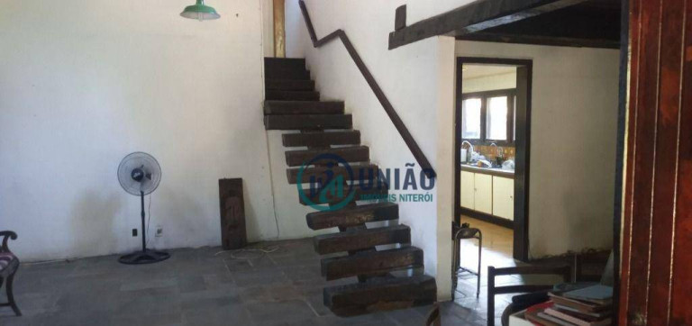 Imagem Casa com 5 Quartos à Venda, 250 m² em Maria Paula - Niterói