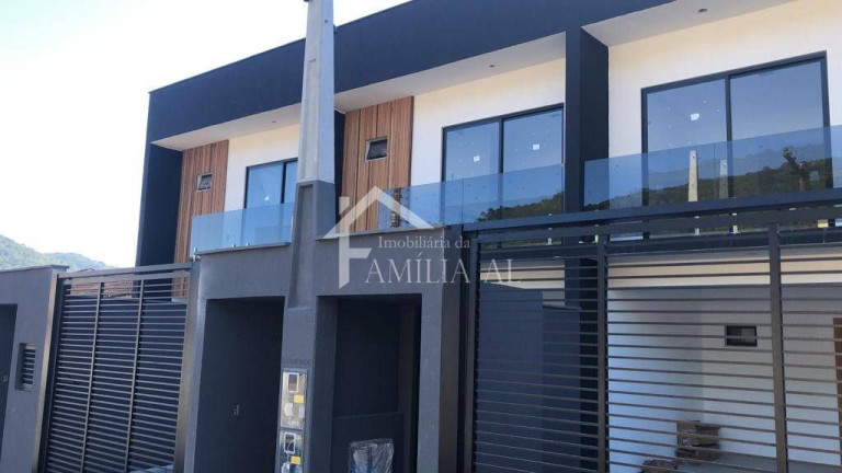 Imagem Casa com 3 Quartos à Venda, 140 m² em Iririú - Joinville
