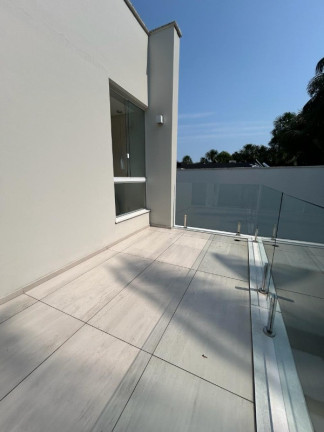 Imagem Casa com 3 Quartos à Venda, 230 m² em Colônia Terra Nova - Manaus Imagem Casa com 3 Quartos à Venda, 230 m² em Colônia Terra Nova - Manaus
